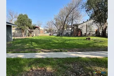 964 E Mountain Street, Seguin, TX 78155 - Photo 48