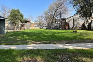 964 E Mountain St, Seguin, TX 78155 - Photo 48