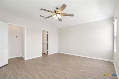 2824 Green Finch, New Braunfels, TX 78130 - Photo 12