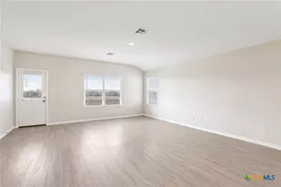 2824 Green Finch, New Braunfels, TX 78130 - Photo 4