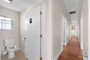 107 W 5th St, Lampasas, TX 76550 - Photo 22
