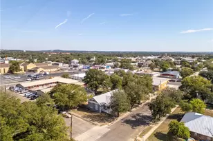 107 W 5th St, Lampasas, TX 76550 - Photo 30