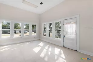 107 W 5th St, Lampasas, TX 76550 - Photo 14