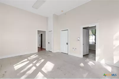 107 W 5th Street, Lampasas, TX 76550 - Photo 16