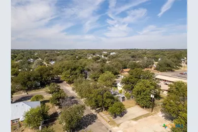 107 W 5th Street, Lampasas, TX 76550 - Photo 28