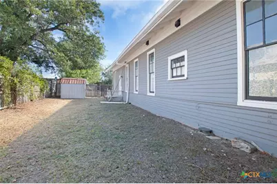 107 W 5th Street, Lampasas, TX 76550 - Photo 32