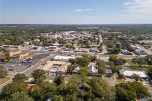 107 W 5th St, Lampasas, TX 76550 - Photo 30