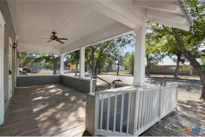 107 W 5th Street, Lampasas, TX 76550 - Photo 8