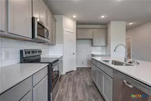 2113 Maestro Dr, Seguin, TX 78155 - Photo 10