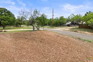 338 E Stonecastle Dr, Marble Falls, TX 78654 - Photo 4