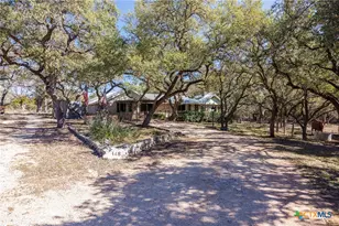 118 Buffalo Springs Rd, New Braunfels, TX 78132 - Photo 2