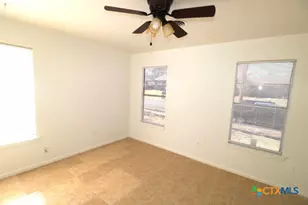 709 S 11th St, Copperas Cove, TX 76522 - Photo 14