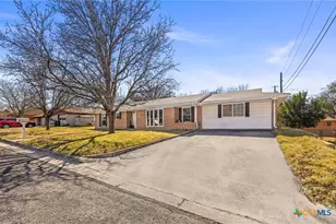 21 Snell Dr, Lampasas, TX 76550 - Photo 2