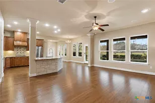 208 Lowman Ln, New Braunfels, TX 78132 - Photo 10