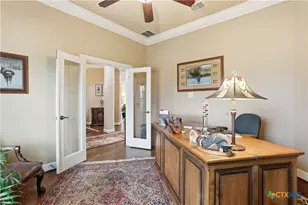 208 Lowman Ln, New Braunfels, TX 78132 - Photo 10