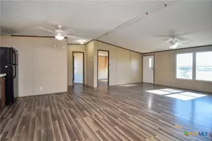 413 W Oaks Dr, Victoria, TX 77905 - Photo 16