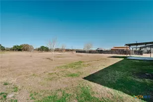 413 W Oaks Dr, Victoria, TX 77905 - Photo 32
