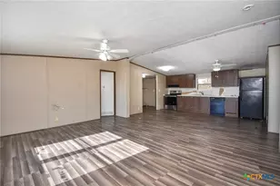 413 W Oaks Dr, Victoria, TX 77905 - Photo 10