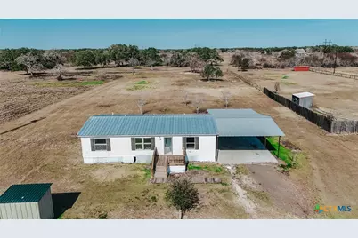 413 West Oaks Drive, Victoria, TX 77905 - Photo 2