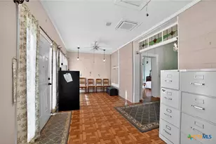 400 S Main St, Belton, TX 76513 - Photo 6