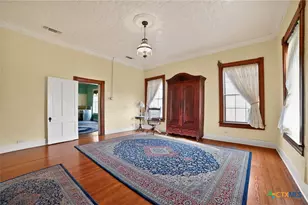 400 S Main St, Belton, TX 76513 - Photo 8