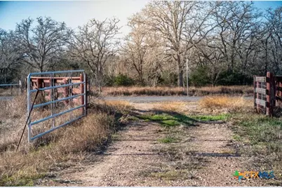 1709 Fm 318, Yoakum, TX 77995 - Photo 12