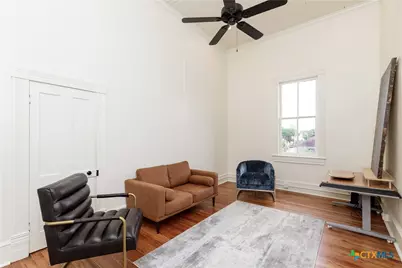 207 1/2 E Constitution Street #4, Victoria, TX 77901 - Photo 16