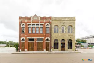 207 1/2 E Constitution St, Victoria, TX 77901 - Photo 1