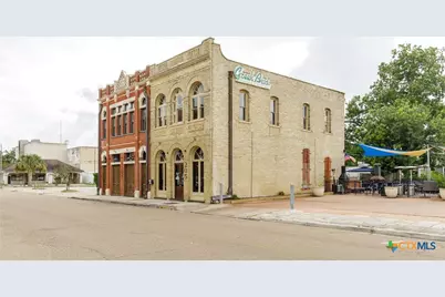 207 1/2 E Constitution Street #4, Victoria, TX 77901 - Photo 2