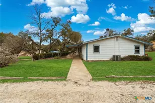 333 Tamarack Dr, Canyon Lake, TX 78133 - Photo 2