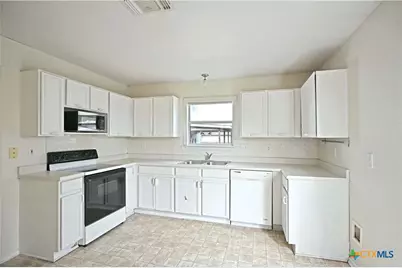 371 Copper Mountain, New Braunfels, TX 78130 - Photo 10