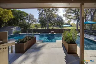 408 Acorn Dr, New Braunfels, TX 78130 - Photo 1