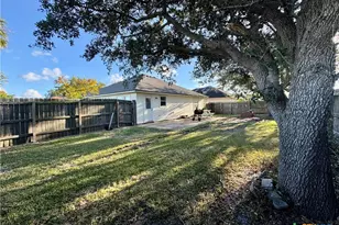 314 Rouen Dr, Port Lavaca, TX 77979 - Photo 14
