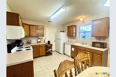 314 Rouen Drive, Port Lavaca, TX 77979 - Photo 6