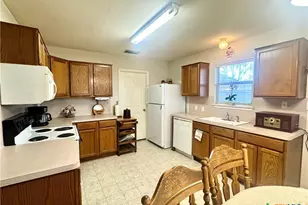 314 Rouen Dr, Port Lavaca, TX 77979 - Photo 6