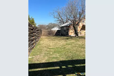 302 N Arnold Street, Lampasas, TX 76550 - Photo 10