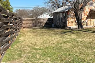302 N Arnold St, Lampasas, TX 76550 - Photo 10