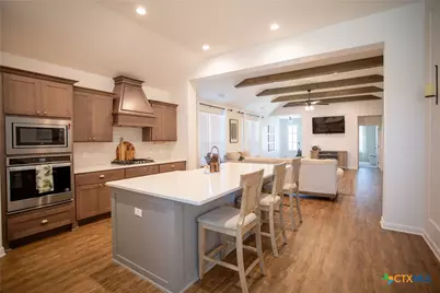 407 Brushy Creek, Victoria, TX 77904 - Photo 10