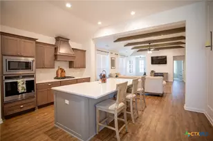 407 Brushy Creek, Victoria, TX 77904 - Photo 10