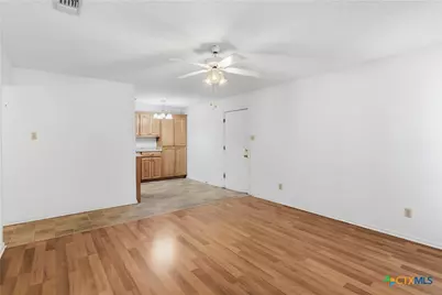 516 N King Street #301, Seguin, TX 78155 - Photo 14