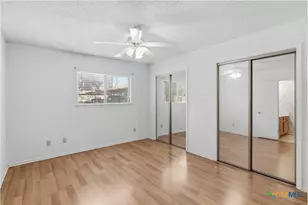 516 N King St, Seguin, TX 78155 - Photo 12