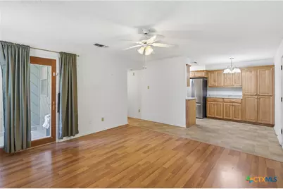 516 N King Street #301, Seguin, TX 78155 - Photo 6