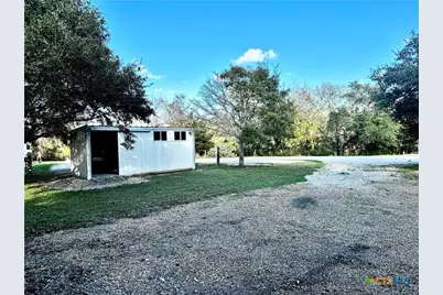 2165 County Rd 457, La Ward, TX 77957 - Photo 4
