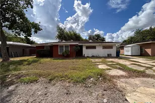 2012 Leon Dr, Port Lavaca, TX 77979 - Photo 1