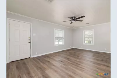 207 W 14th Avenue, Belton, TX 76513 - Photo 8