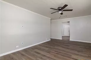 207 W 14th Ave, Belton, TX 76513 - Photo 10