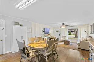 509 W Bois D Arc, Edna, TX 77957 - Photo 10