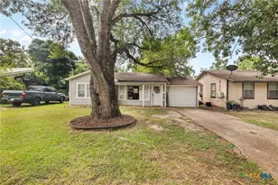 509 W Bois D Arc, Edna, TX 77957 - Photo 4