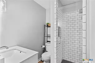 509 W Bois D Arc, Edna, TX 77957 - Photo 18