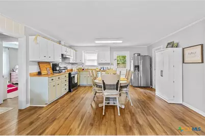 509 W Bois D Arc, Edna, TX 77957 - Photo 8